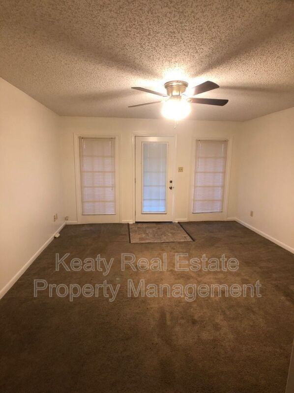 102 Country Ln Apt A - Photo 3 of 18