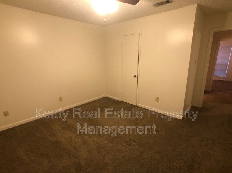 102 Country Ln Apt A - Photo 4 of 18