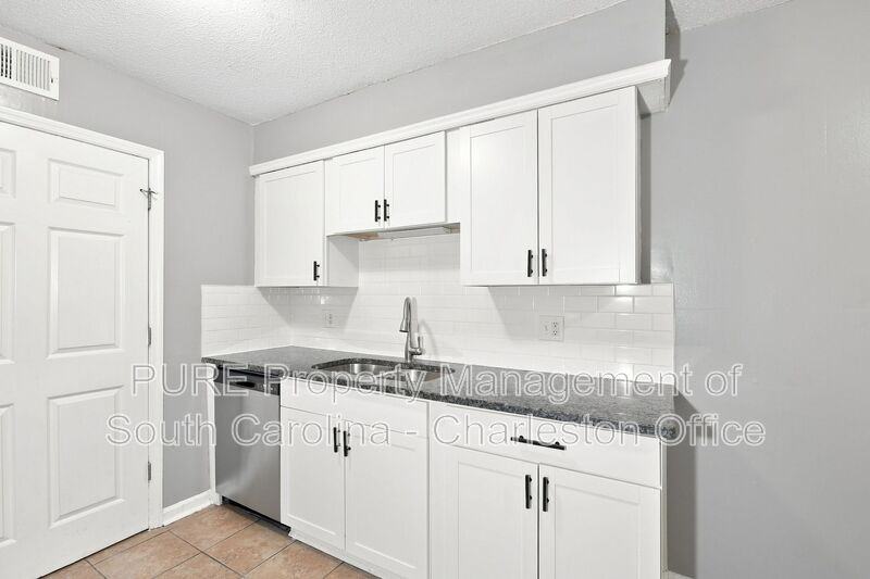 1402 Camp Rd #1B - Photo 6 of 21