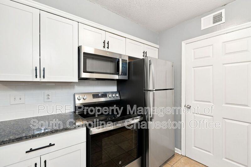 1402 Camp Rd #1B - Photo 7 of 21