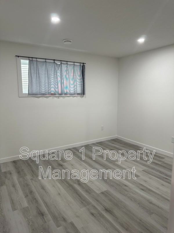 9846 - Photo 4 of 9