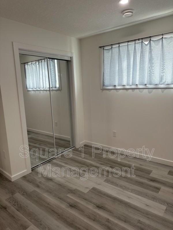 9846 - Photo 5 of 9