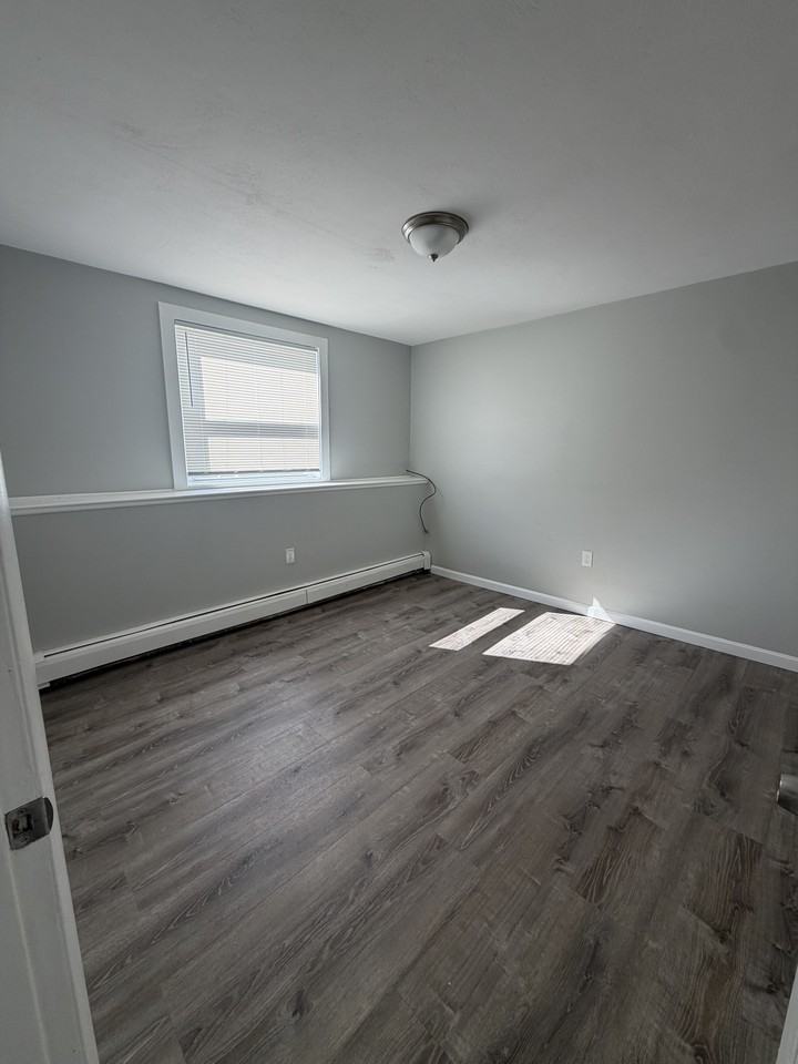 Dewey St #4 - Photo 4 of 10