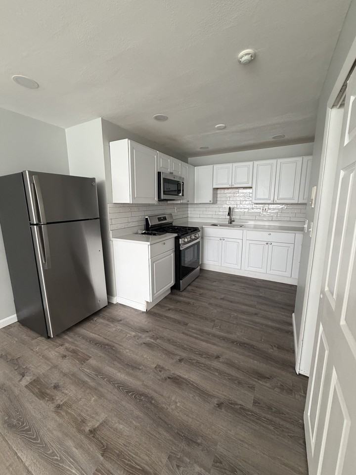 Dewey St #4 - Photo 7 of 10