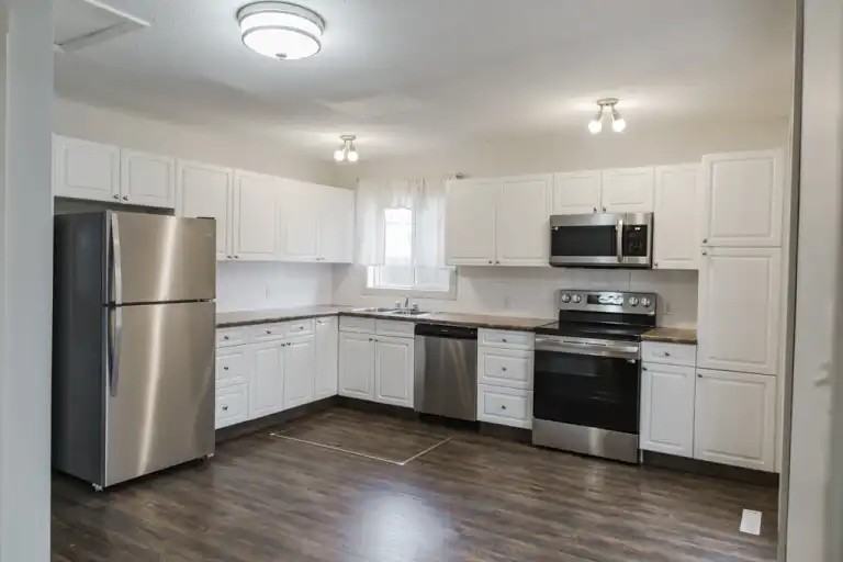 10423 102 Ave - Photo 6 of 16