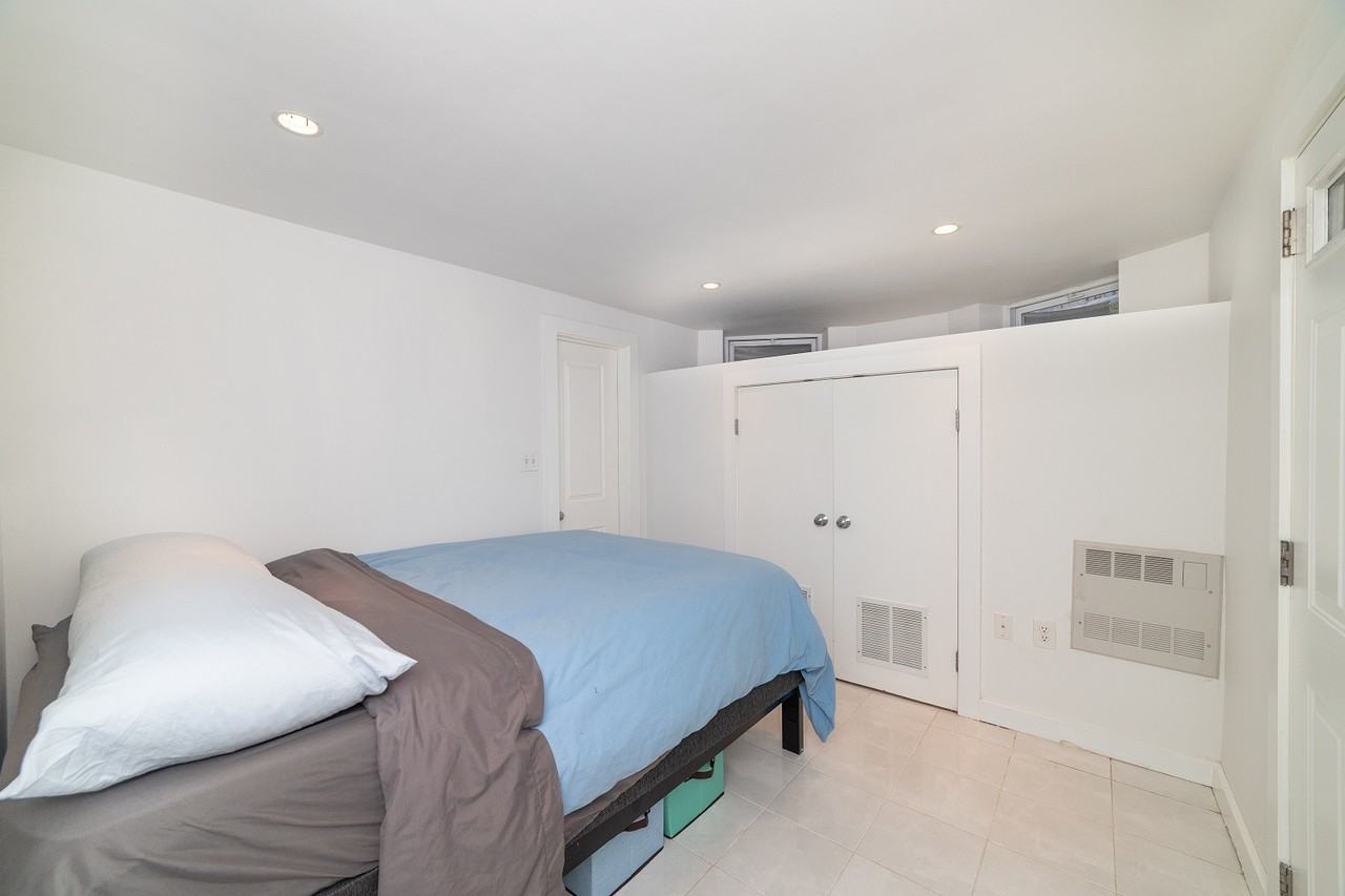 15 University Rd #B - Photo 3 of 6