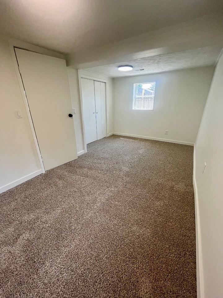 2715 2nd Ave - Photo 5 of 8