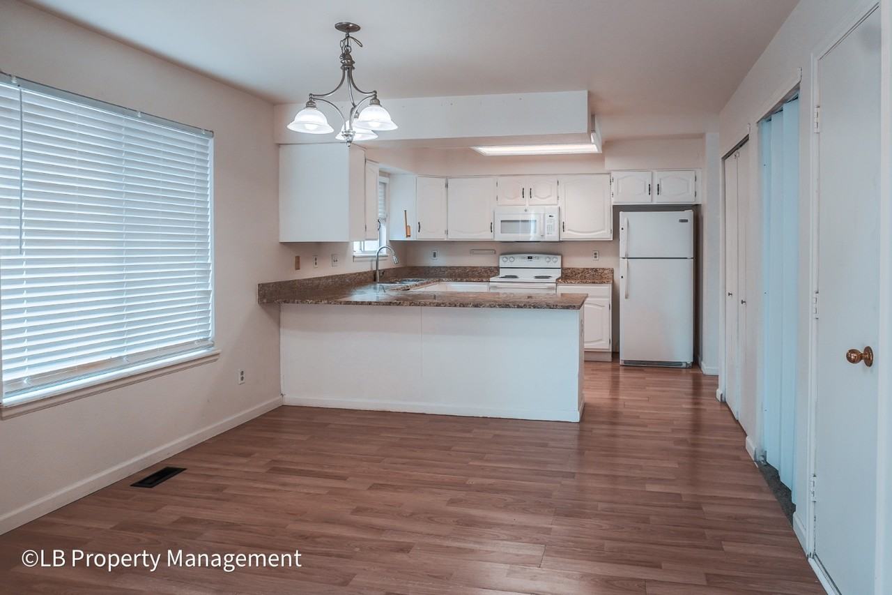 4844 N Wildflowers Way - Photo 4 of 20