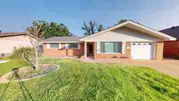 featured image of 317 W Blanco Dr