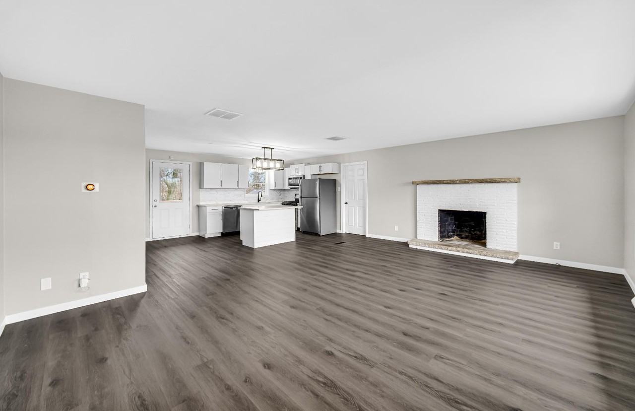 7708 Madison St - Photo 4 of 20