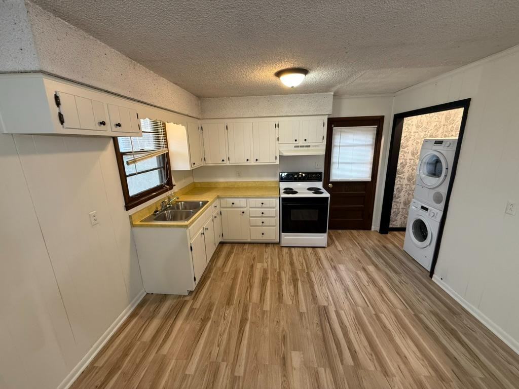 556 Singer Dr - Photo 4 of 10