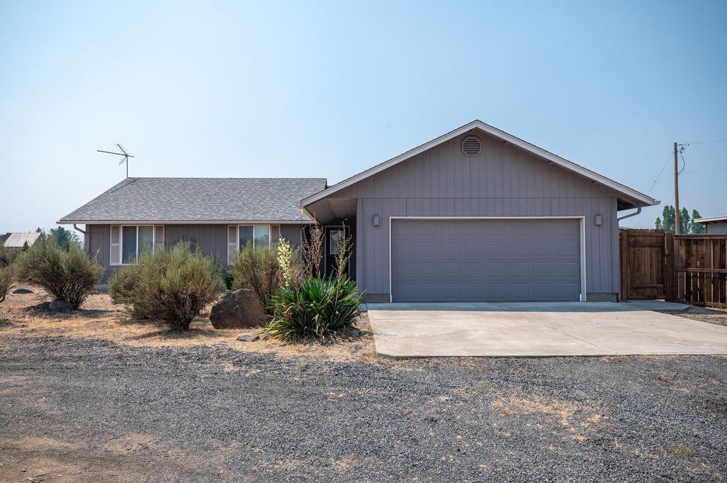 66929 Lance Rd - Photo 2 of 11