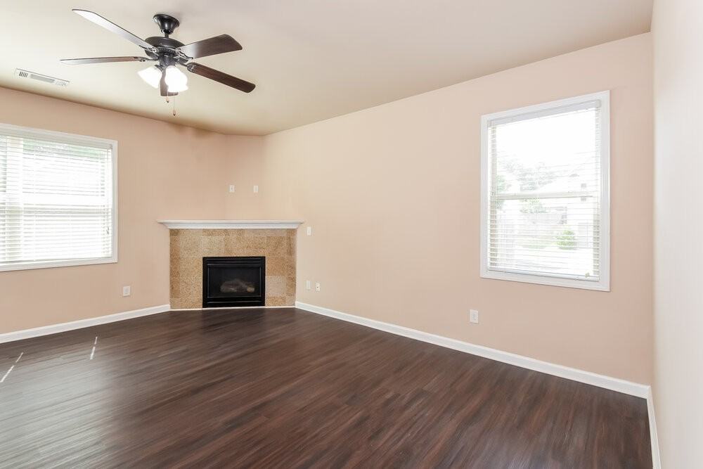 741 Collingsworth Ln - Photo 4 of 17