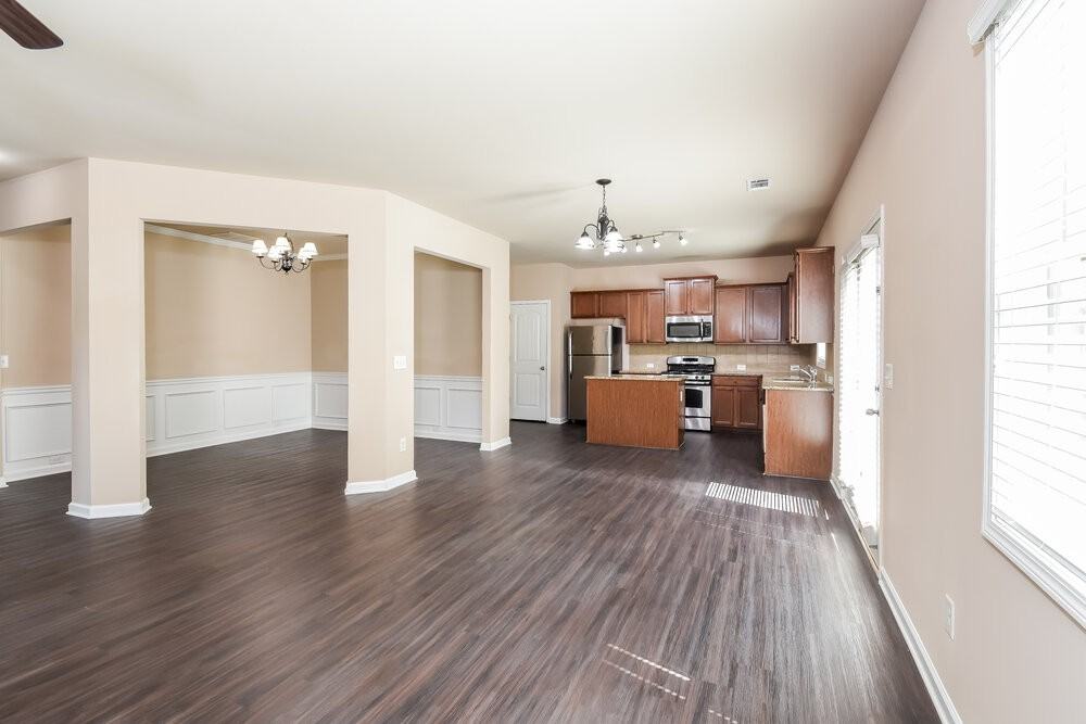 741 Collingsworth Ln - Photo 6 of 17