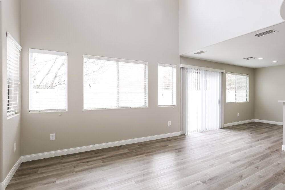 10445 Mihela Ave - Photo 4 of 17