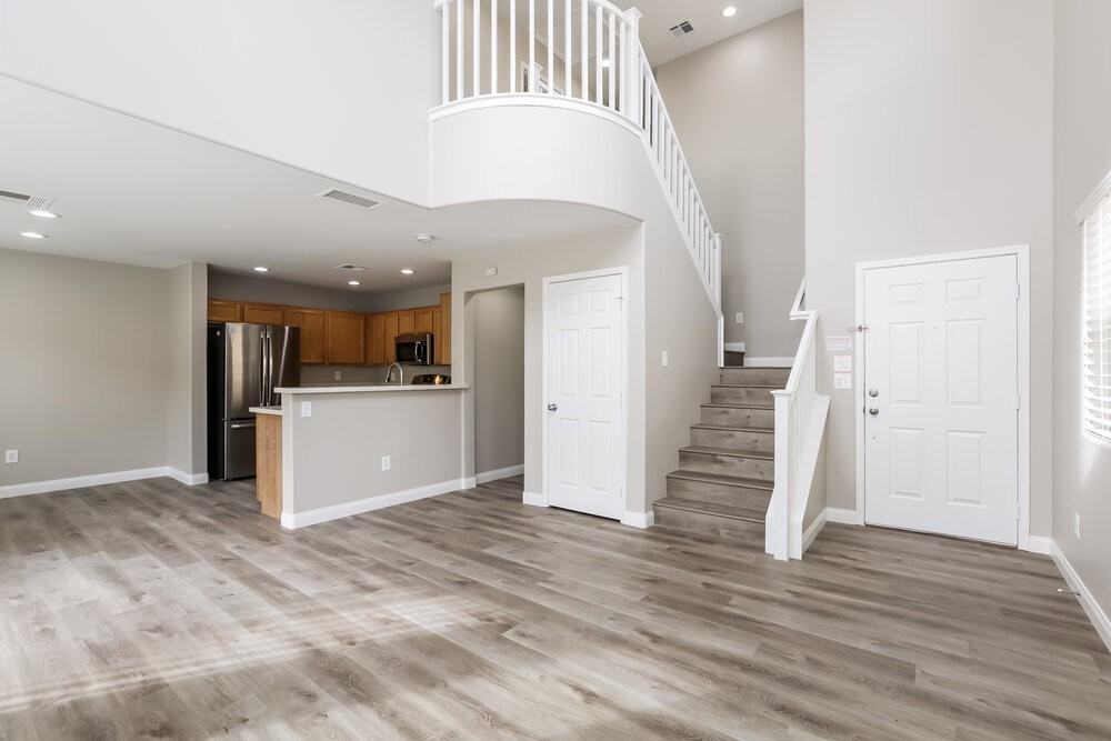 10445 Mihela Ave - Photo 5 of 17