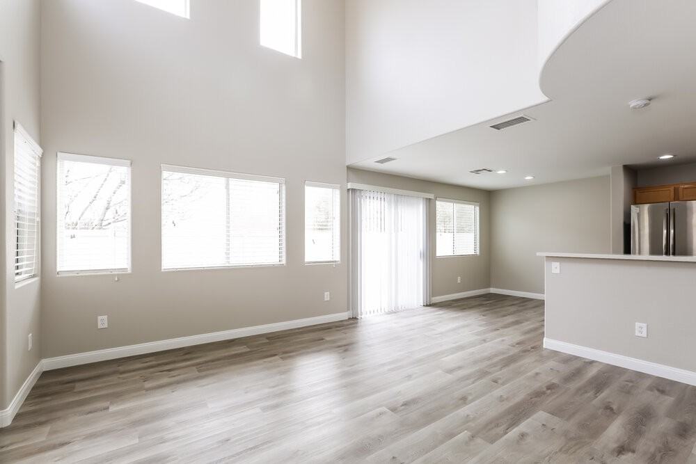 10445 Mihela Ave - Photo 7 of 17