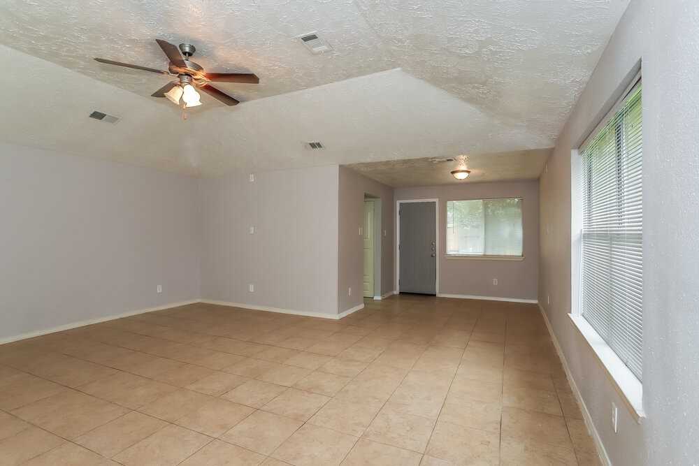 2010 Quail Place Dr - Photo 4 of 25