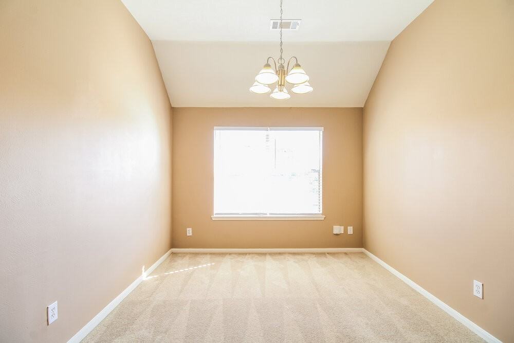 21502 Broadstone Dr - Photo 6 of 16