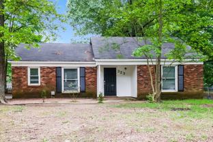 323 Huntsmoor Dr - Photo 1 of 1