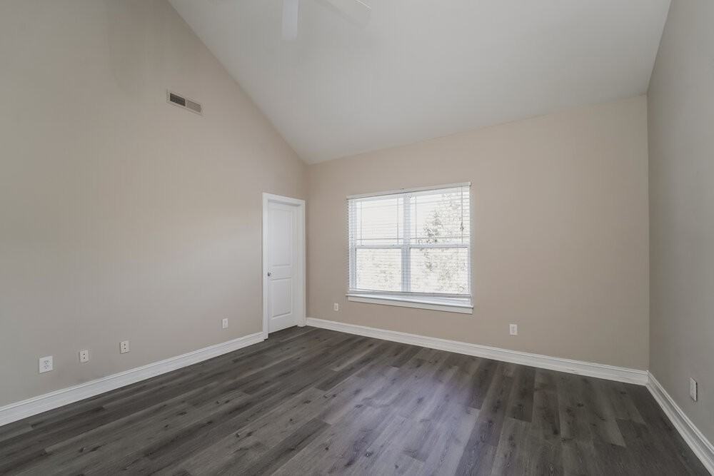8607 Castle Cliff Dr - Photo 5 of 17