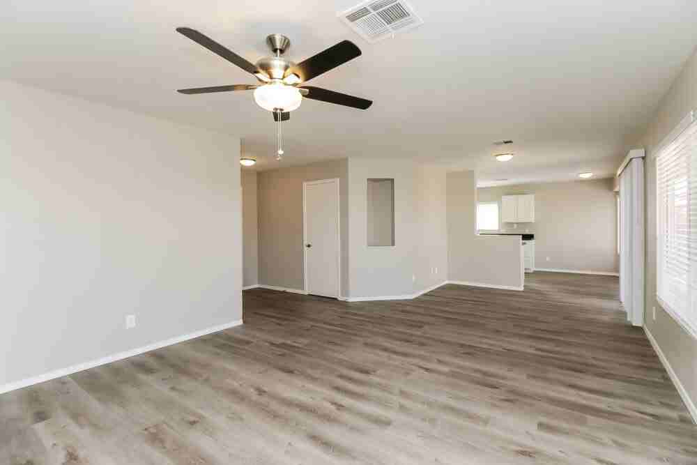 1194 S Anvil Pl - Photo 4 of 14