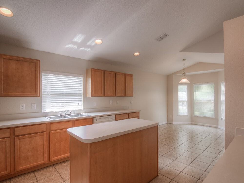 4612 Woodford Dr - Photo 4 of 15