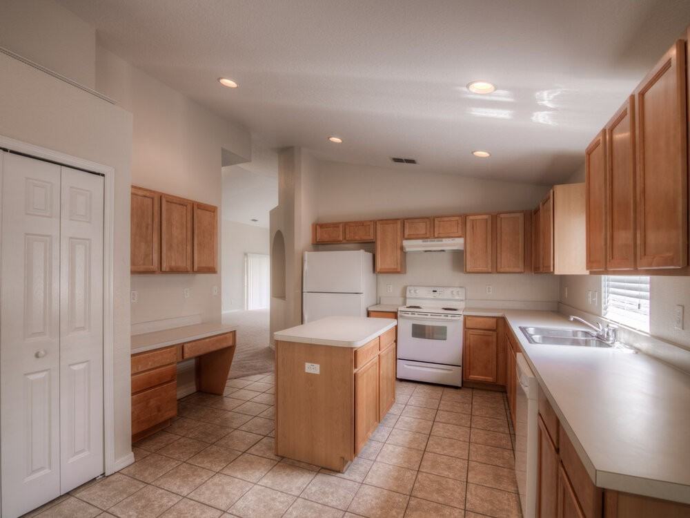 4612 Woodford Dr - Photo 5 of 15