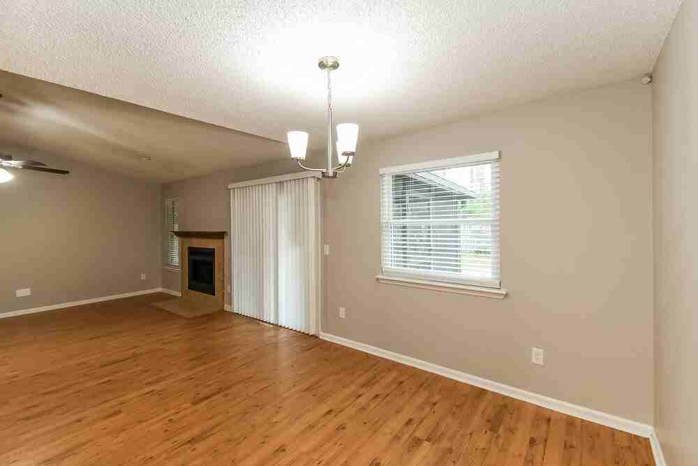 8136 Honeysuckle Ln - Photo 6 of 16