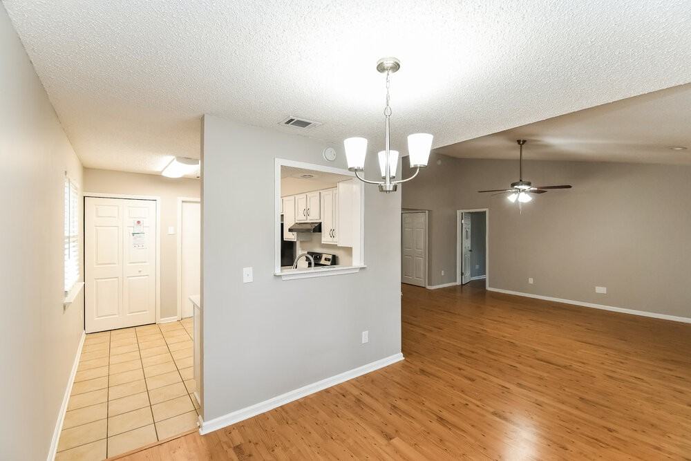 8136 Honeysuckle Ln - Photo 7 of 16