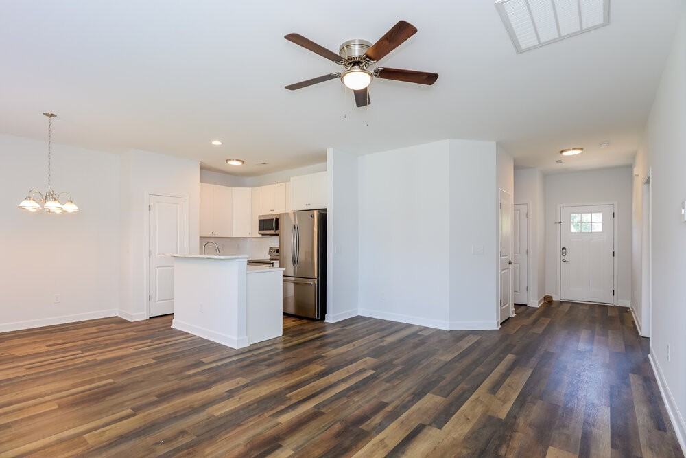 109 Mclean St - Photo 3 of 16