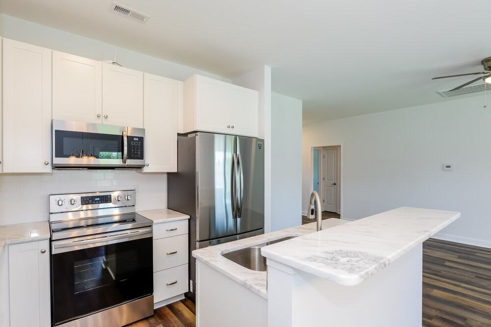 109 Mclean St - Photo 6 of 16