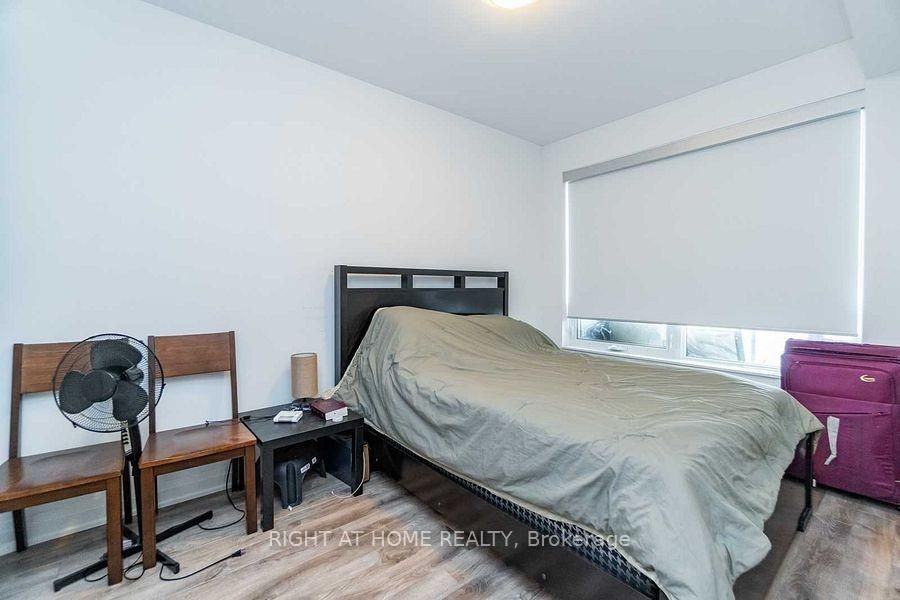 36 Park Lawn Road #1304 - Photo 4 of 9