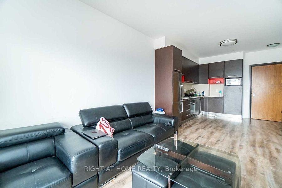 36 Park Lawn Road #1304 - Photo 3 of 9