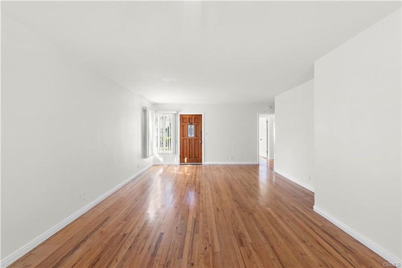 5722 Faculty Ave - Photo 4 of 27