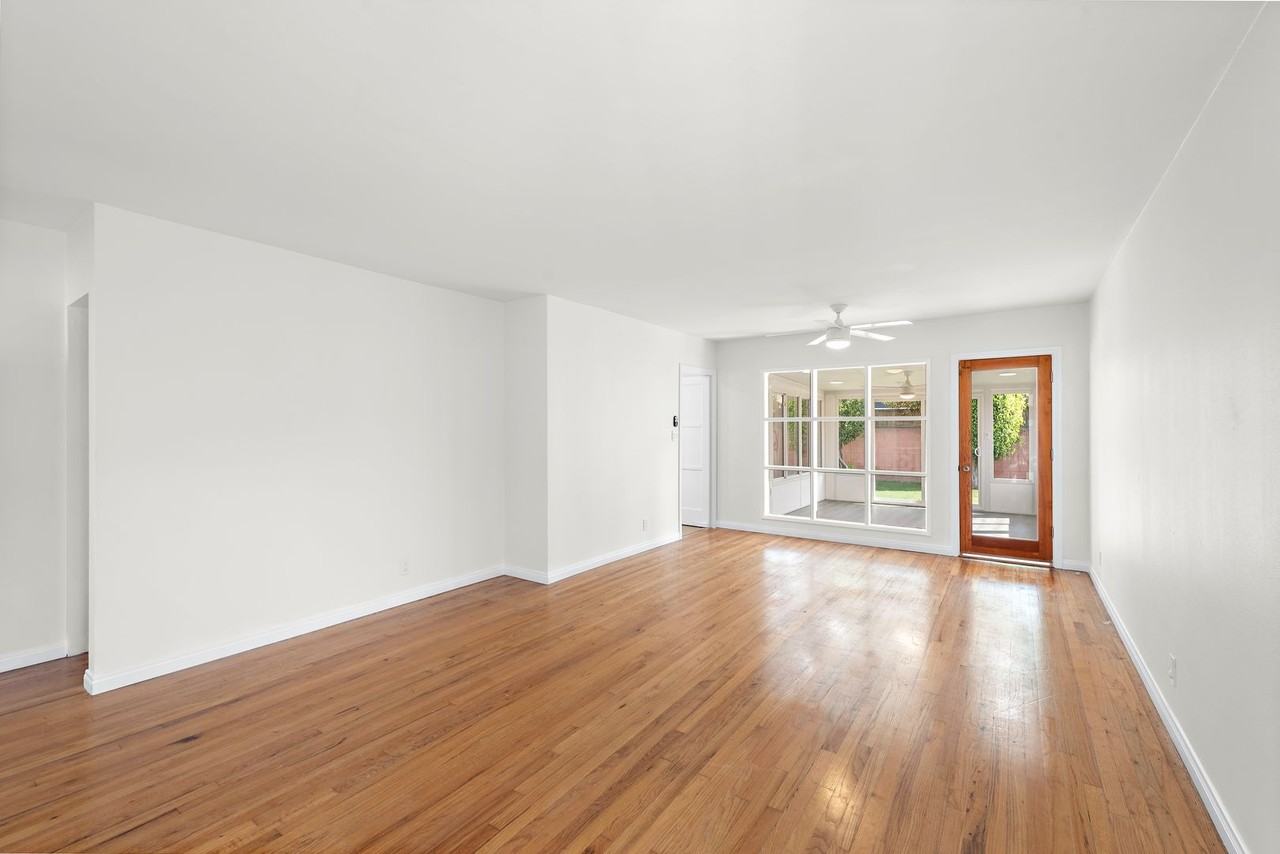5722 Faculty Ave - Photo 6 of 27