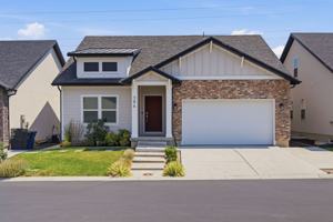featured image of 394 W Parkway Dr