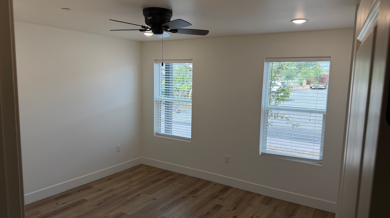 201 W Center St - Photo 5 of 7