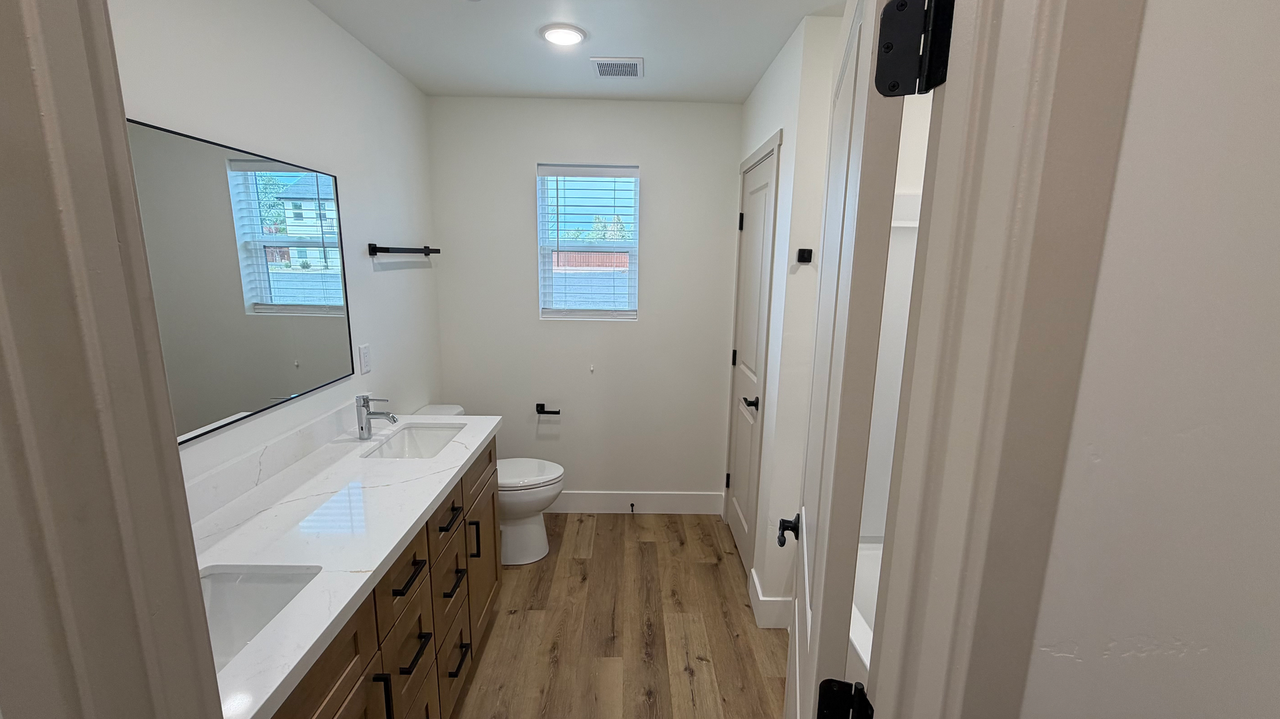 201 W Center St - Photo 7 of 7