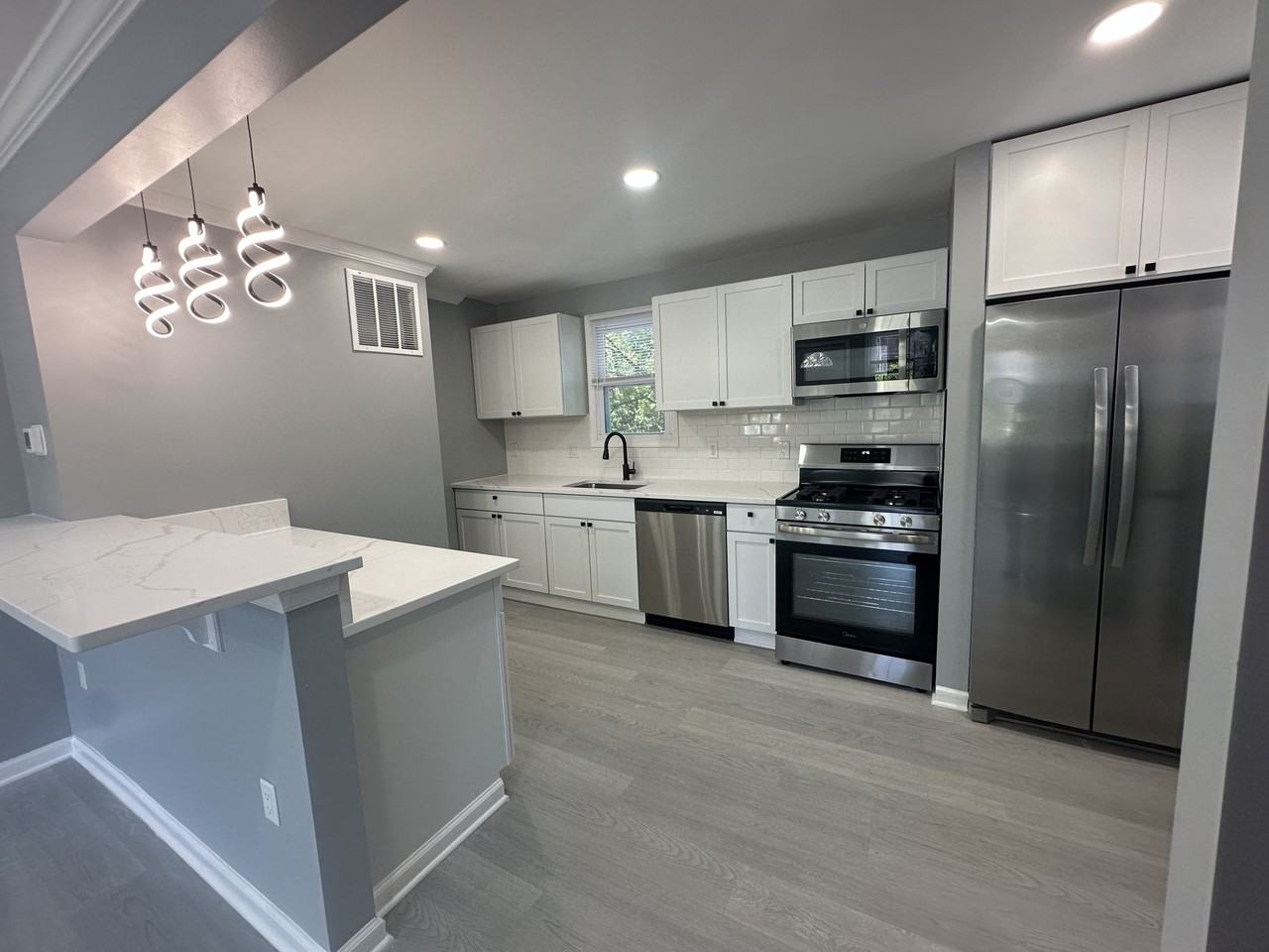 5420 B St Se #1 - Photo 2 of 15