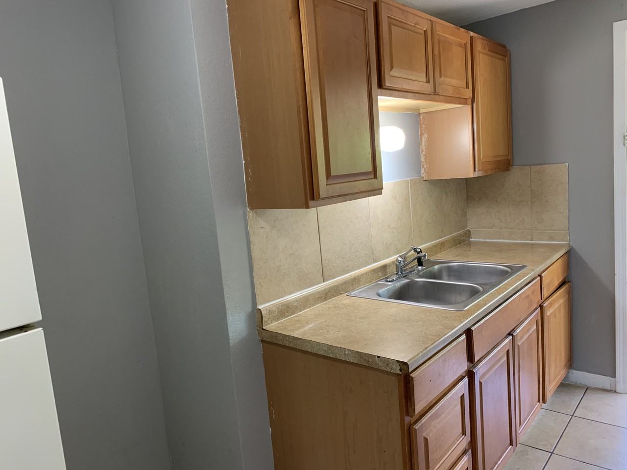 2815 Primrose Ave #B - Photo 3 of 10