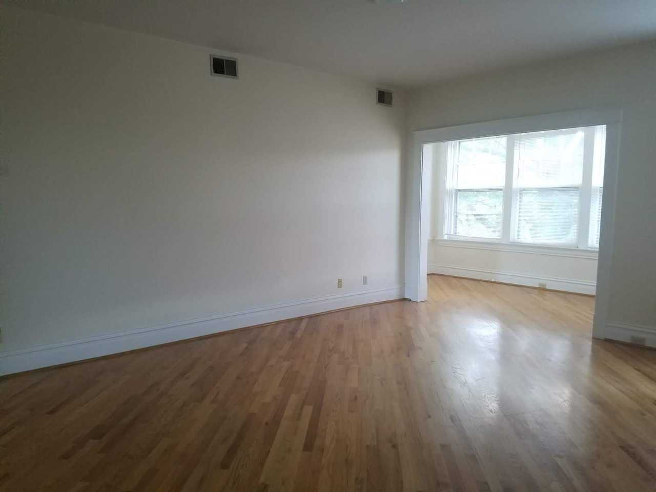 324 Laurel St #1N - Photo 3 of 13