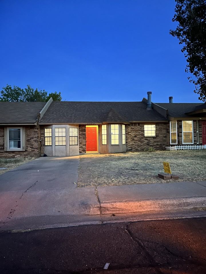 2907 Roosevelt Ave - Photo 2 of 2
