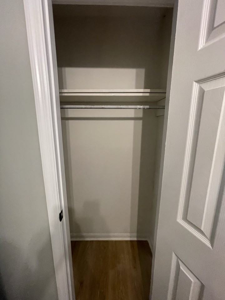 1132 Mandel Dr - Photo 4 of 20
