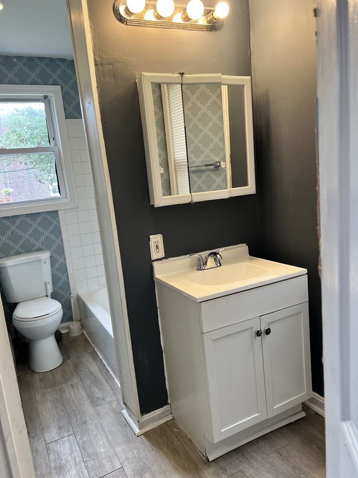 106 W 35th St - Photo 6 of 11