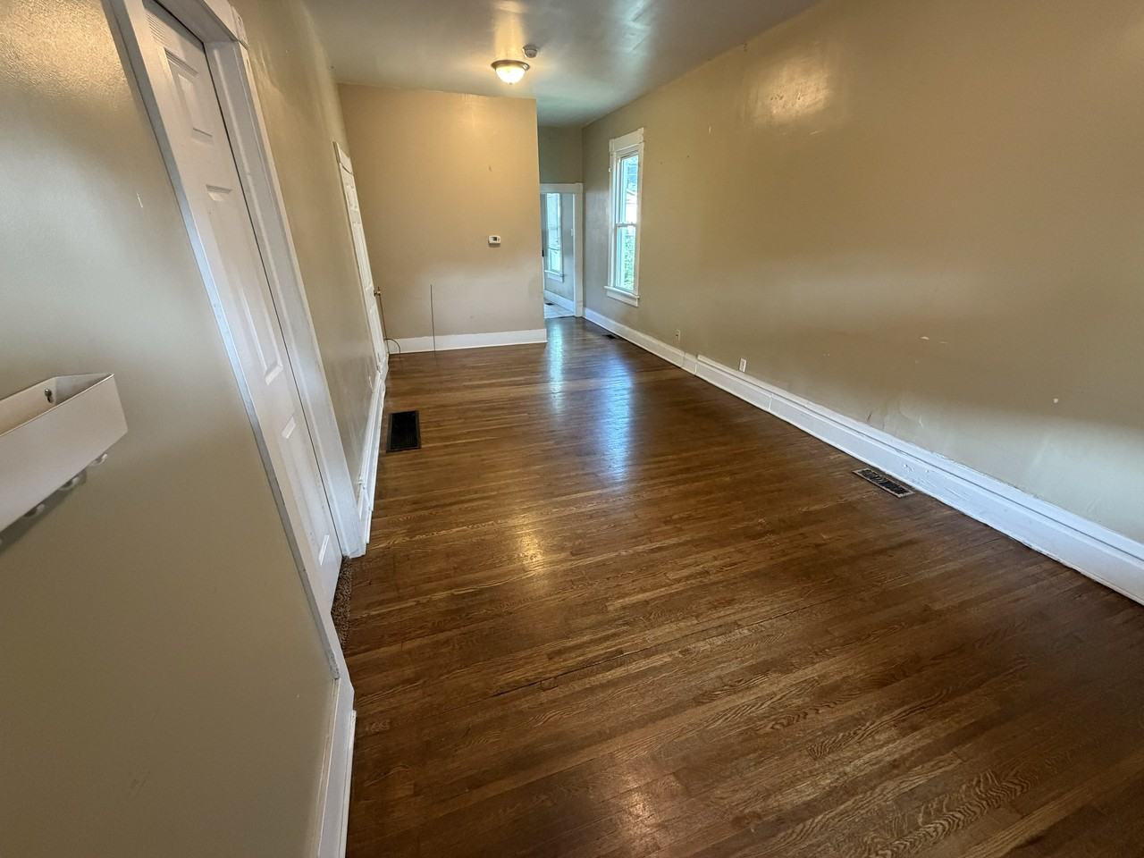 1490 Indianola Ave #1 - Photo 4 of 20