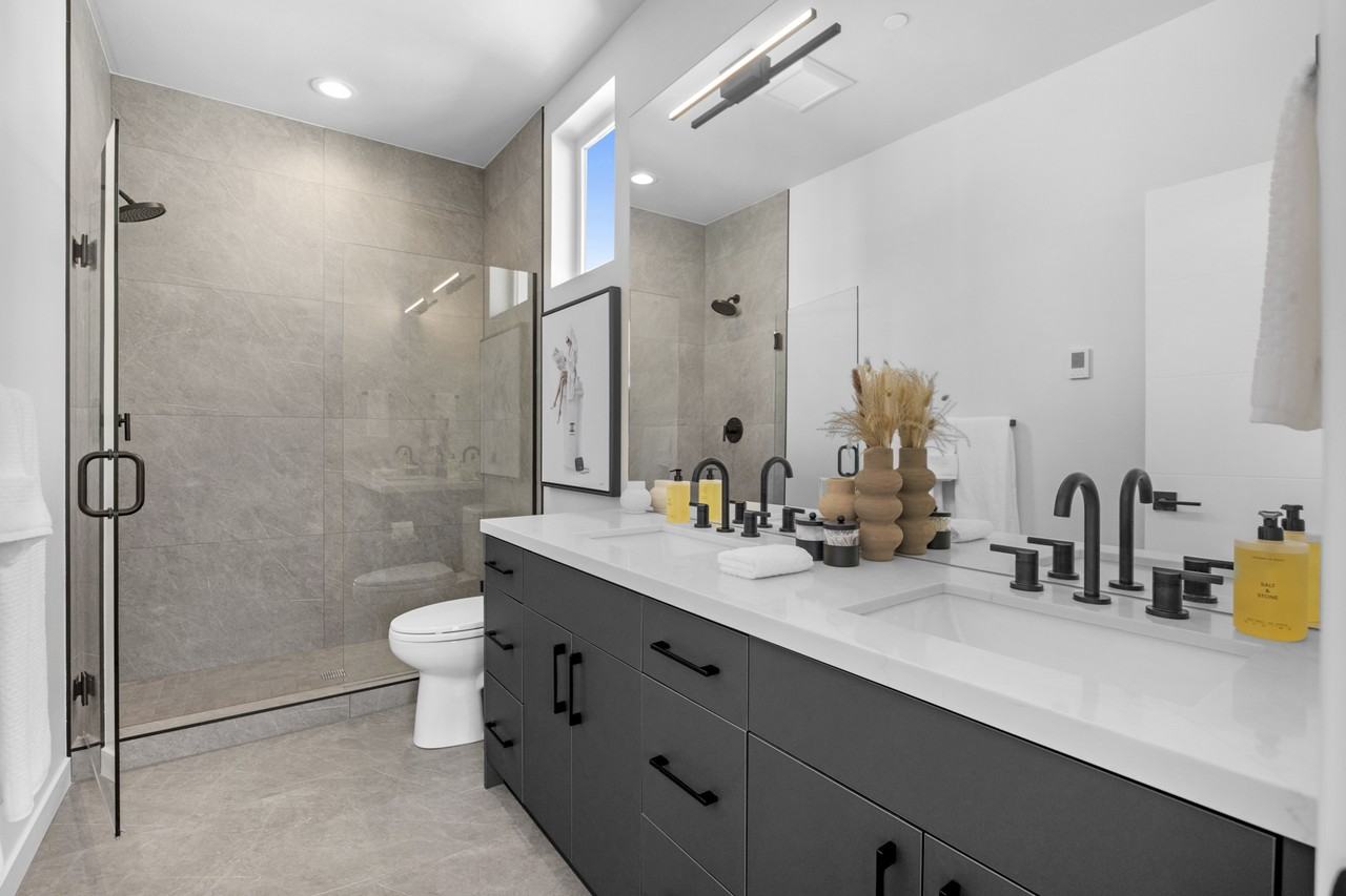 6716 Corson Ave S #6716A - Photo 6 of 24
