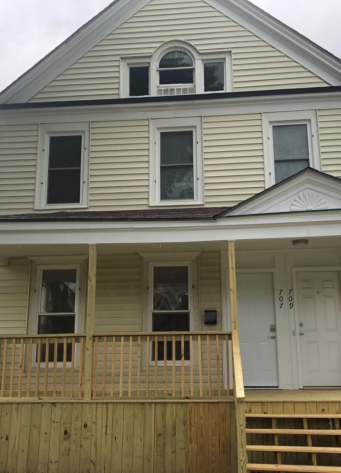 709 Academy St #1