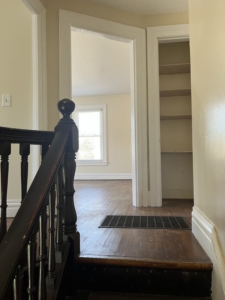 709 Academy St #1 - Photo 5 of 20