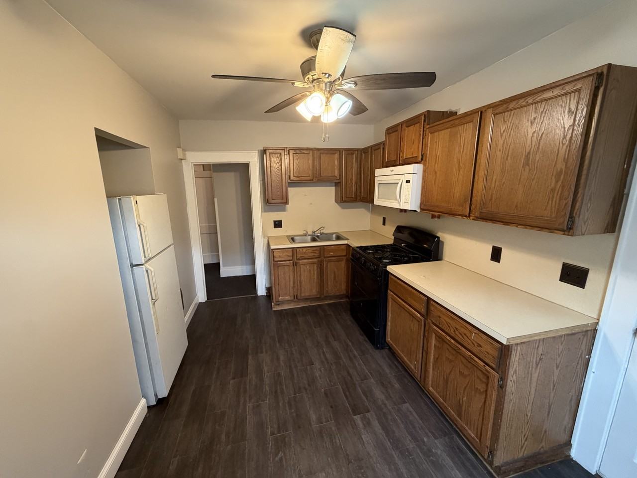 2129 James St #2 - Photo 5 of 8